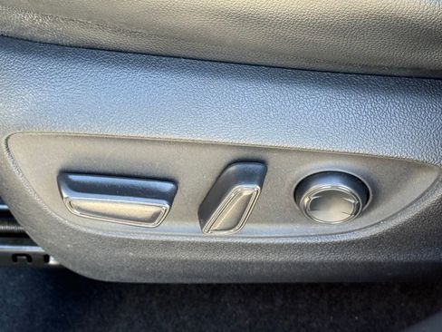 Certified 2023 Toyota Highlander XLE image 20