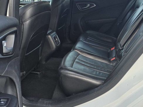 Used 2017 Chrysler 200 Limited Platinum w/ Comfort & Convenience Group image 13