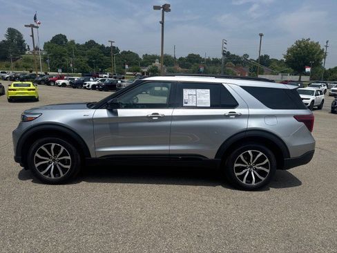 Used 2022 Ford Explorer ST-Line image 2