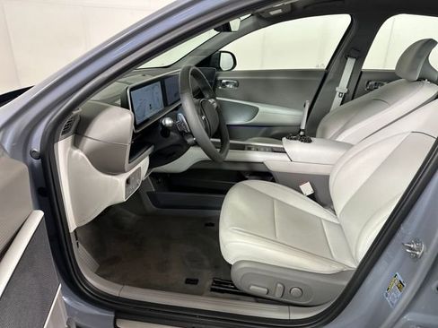 Used 2025 Hyundai Ioniq 6 SEL image 11