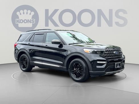 Used 2020 Ford Explorer XLT w/ Equipment Group 202A AWD/4WD image 2