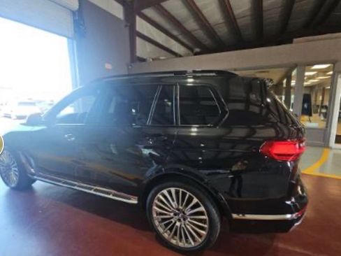 Used 2022 BMW X7 xDrive40i w/ Executive Package AWD/4WD image 9