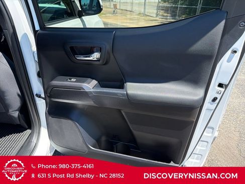 Used 2019 Toyota Tacoma TRD Sport RWD image 32
