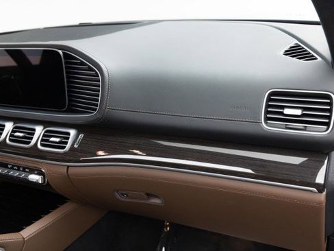 Used 2024 Mercedes-Benz GLS 63 AMG 4MATIC image 28