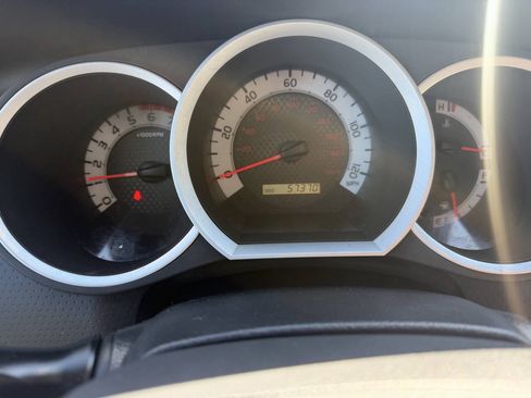 Used 2014 Toyota Tacoma PreRunner w/ SR5 Package RWD image 13
