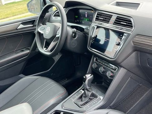Used 2024 Volkswagen Tiguan Wolfsburg Edition image 22
