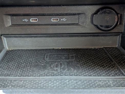 Used 2023 Volkswagen Tiguan SE w/ Panoramic Sunroof Package image 21