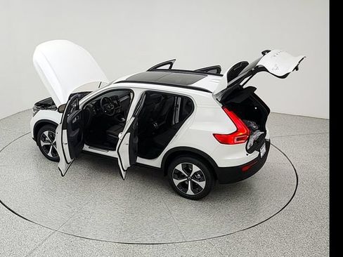 New 2026 Volvo XC40 B5 Plus w/ Protection Package Premier AWD/4WD image 43