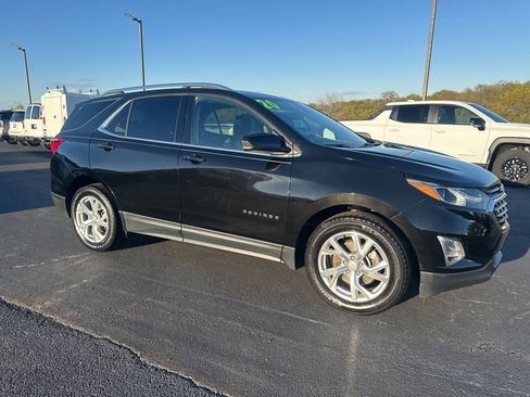 Used 2020 Chevrolet Equinox LT image 2