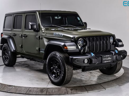 Used 2023 Jeep Wrangler Unlimited w/ 8.4" Radio Group AWD/4WD image 8