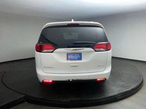 Used 2020 Chrysler Pacifica Limited FWD image 6
