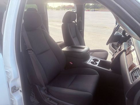 Used 2013 Chevrolet Suburban LS RWD image 31
