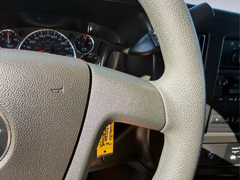 Used 2019 Chevrolet Express 2500 LS RWD image 27