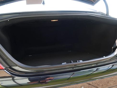 Used 2016 Jaguar XJ R-Sport image 15