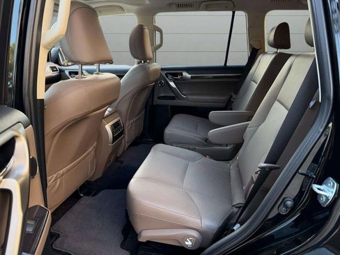 Used 2021 Lexus GX 460 Luxury w/ Sport Design Package image 32