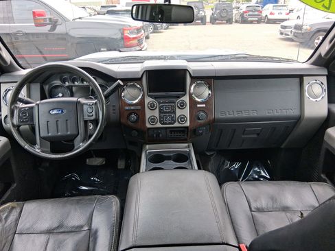 Used 2016 Ford F250 Lariat w/ Lariat Ultimate Package AWD/4WD image 14