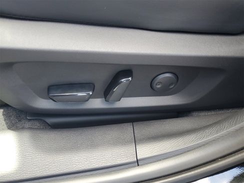 New 2025 Mitsubishi Outlander SE image 7