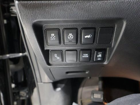 Used 2019 Nissan Pathfinder SL image 34