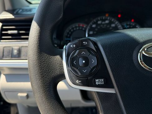 Used 2012 Toyota Camry LE FWD image 27