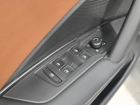 New 2026 Volkswagen Tiguan SEL R-Line AWD/4WD image 19