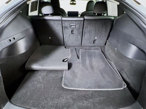 Used 2021 Tesla Model Y Long Range image 23