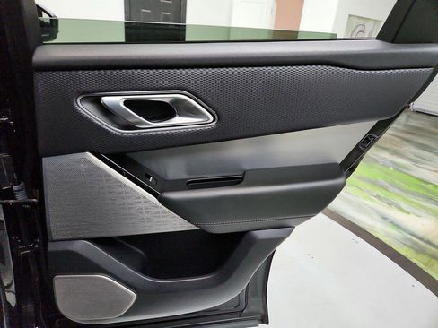 Used 2018 Land Rover Range Rover Velar R-Dynamic SE image 29