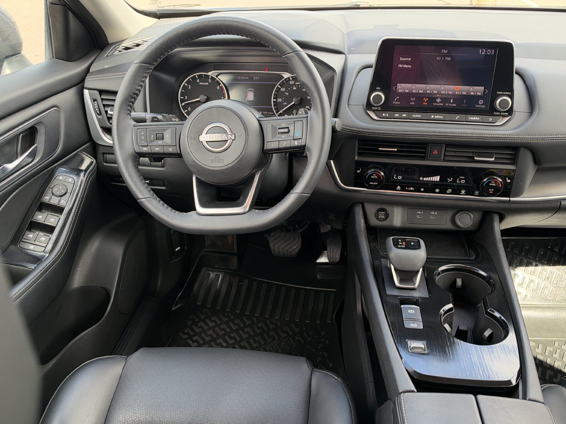 Used 2024 Nissan Rogue SV w/ SV Premium Package FWD image 12