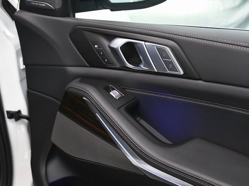 Used 2026 BMW X7 xDrive40i image 17