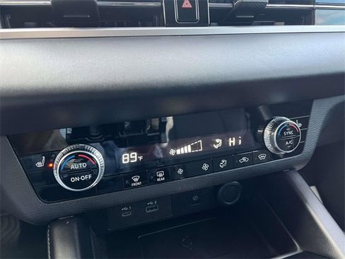 Used 2022 Mitsubishi Outlander SE image 20