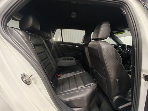 Used 2019 Volkswagen Golf R 4-Door AWD/4WD image 23