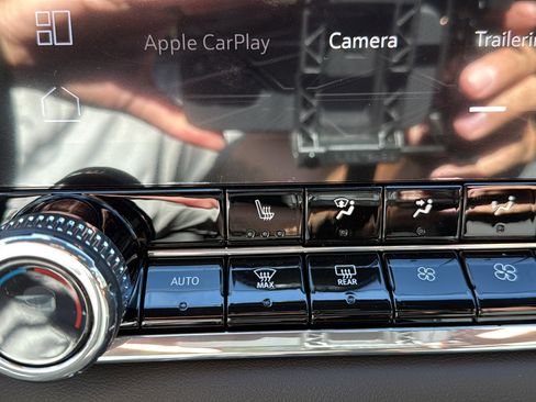 New 2026 GMC Canyon Elevation w/ Convenience Package image 16