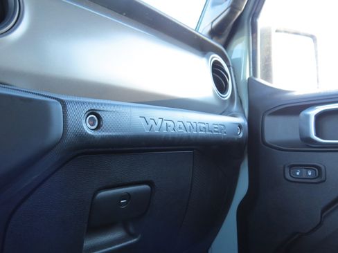 Used 2023 Jeep Wrangler Freedom Edition image 25