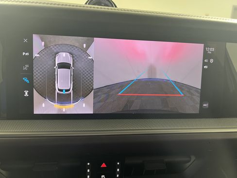 Certified 2025 Porsche Cayenne E-Hybrid AWD/4WD image 24