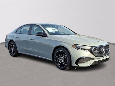 New 2026 Mercedes-Benz E 350 4MATIC Sedan image 3