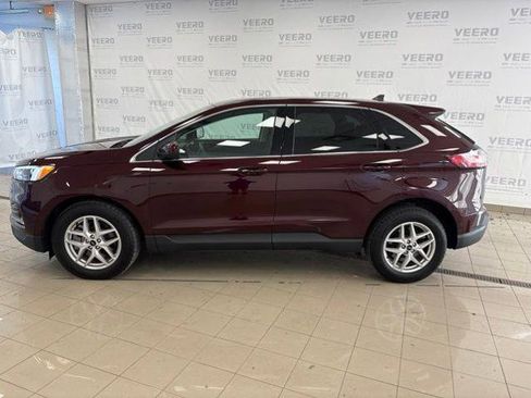 Certified 2024 Ford Edge SEL w/ Convenience Package AWD/4WD image 2