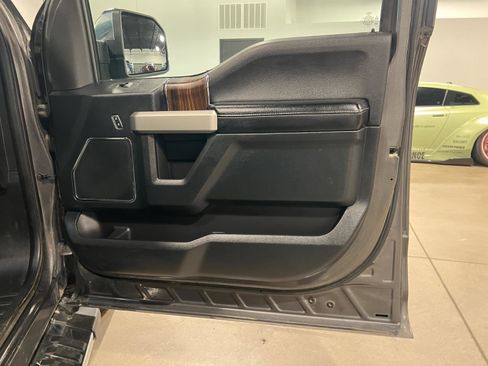 Used 2016 Ford F150 Lariat w/ Equipment Group 502A Luxury AWD/4WD image 39