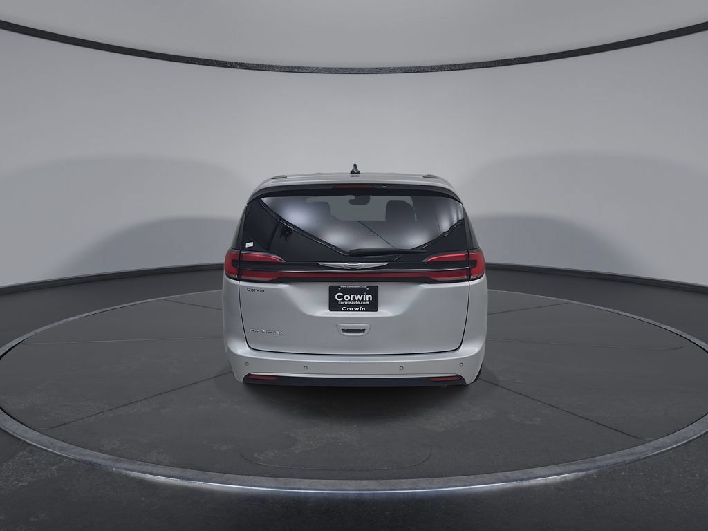 Certified 2024 Chrysler Pacifica Touring-L FWD image 15