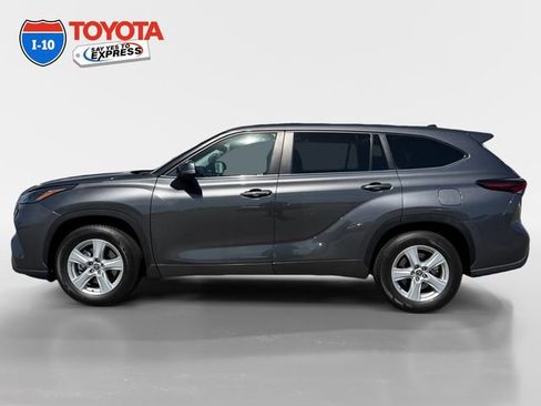 Certified 2024 Toyota Highlander LE image 2