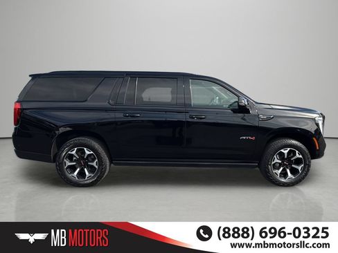Used 2025 GMC Yukon XL AT4 w/ AT4 Premium Package AWD/4WD image 5