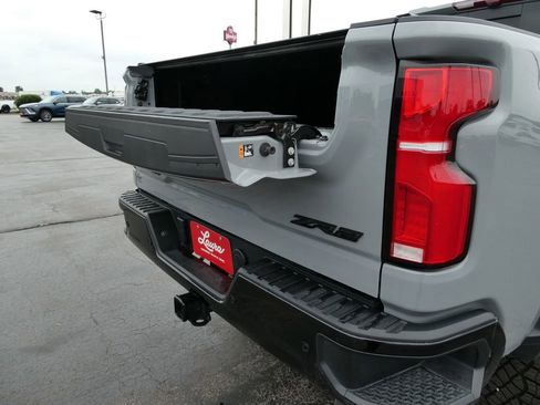 Certified 2025 Chevrolet Silverado 2500 ZR2 w/ Technology Package AWD/4WD image 18