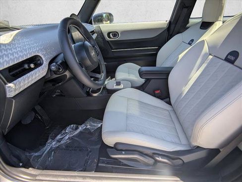 Used 2025 MINI Cooper 2-Door Hardtop FWD image 16