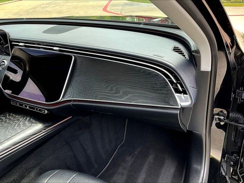 Used 2025 Mercedes-Benz E 350 Sedan image 21