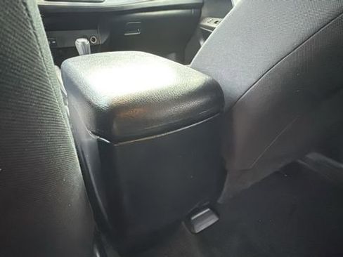 Used 2018 Toyota RAV4 LE image 21