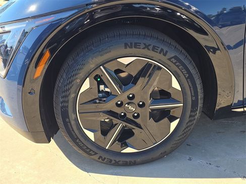 New 2025 Kia EV6 Wind image 37