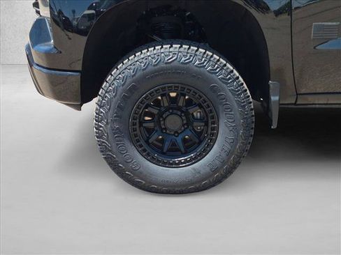 Used 2023 Chevrolet Silverado 1500 Custom Trail Boss AWD/4WD image 9