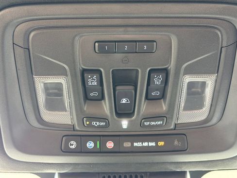 Used 2024 GMC Sierra 3500 Denali Ultimate AWD/4WD image 58