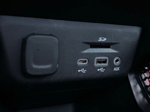 Used 2023 Chevrolet TrailBlazer RS w/ Sun and Liftgate Package image 41