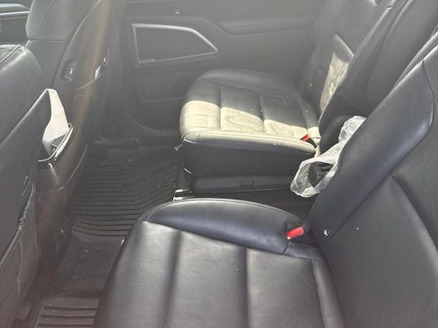 Used 2022 Kia Telluride S FWD image 4