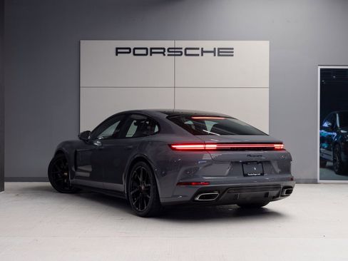 Used 2026 Porsche Panamera image 3