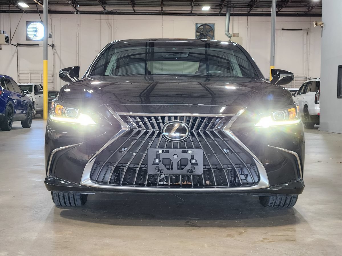 Used 2024 Lexus ES 350 w/ Premium Package FWD image 2